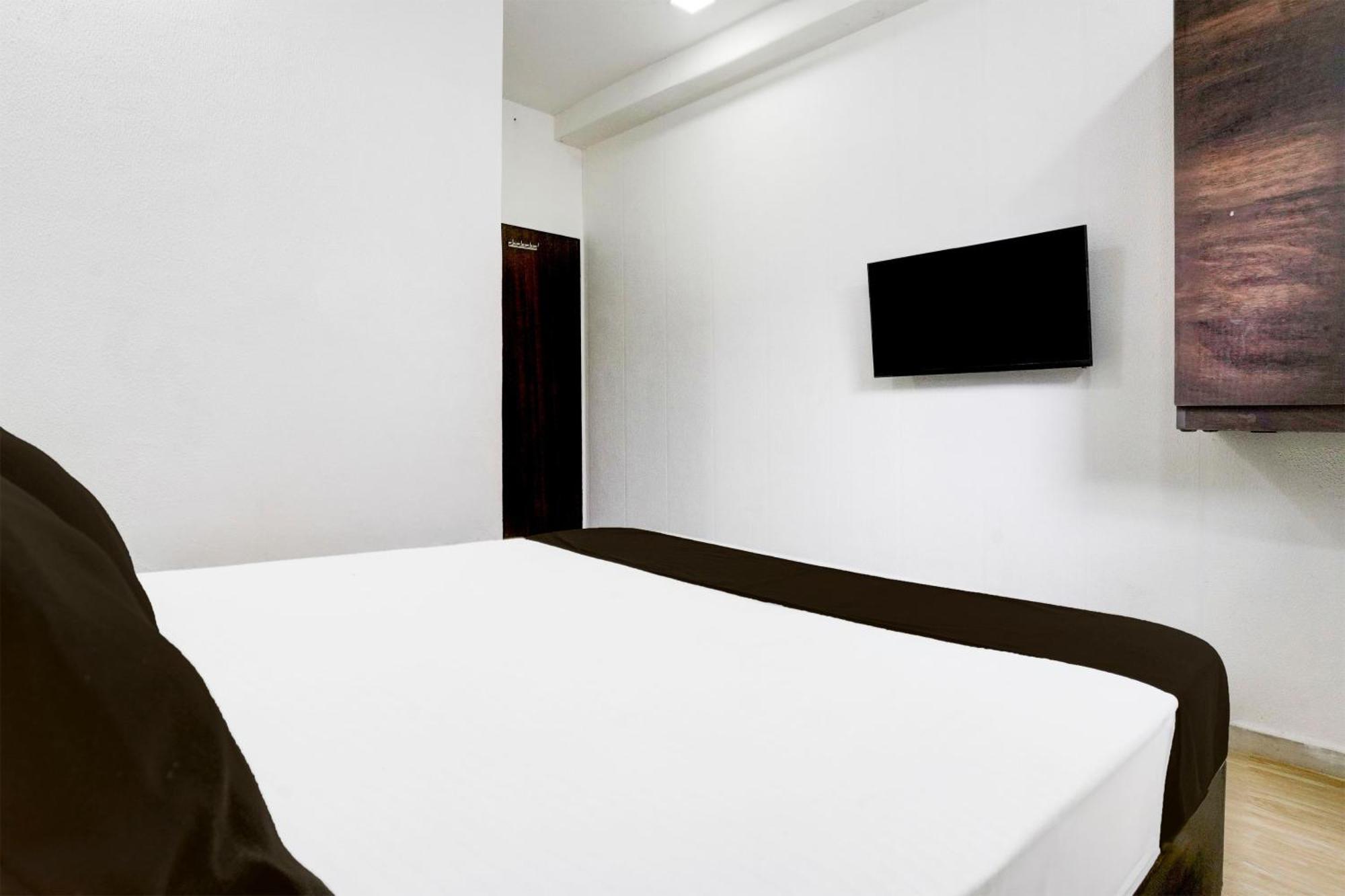 Super Hotel O Vip Road Formerly Hotel Lotus 苏拉特 外观 照片