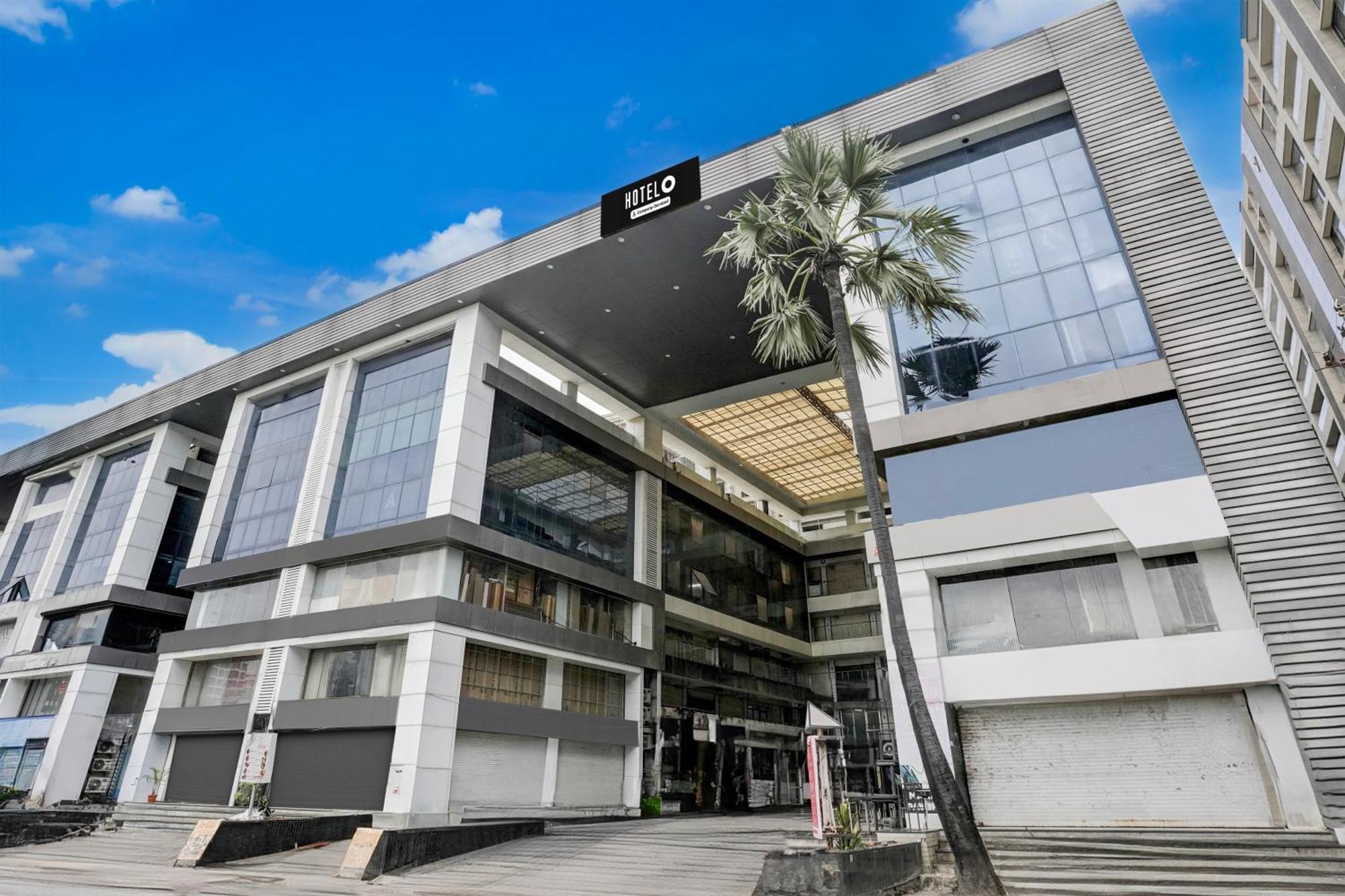 Super Hotel O Vip Road Formerly Hotel Lotus 苏拉特 外观 照片