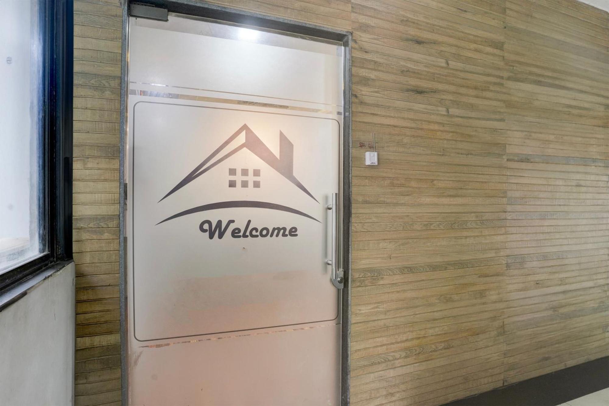 Super Hotel O Vip Road Formerly Hotel Lotus 苏拉特 外观 照片